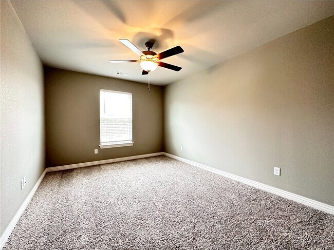 Building Photo - 2085 N Penelope Ln