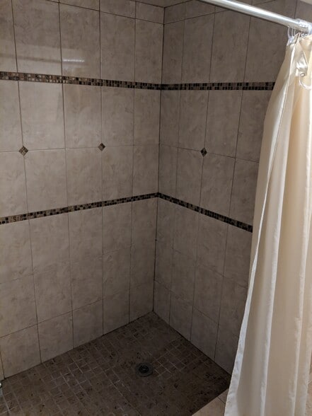 Building Photo - 153 Weigands Ln