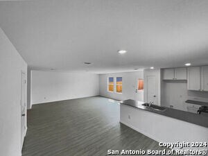Building Photo - 9831 Sanborn Grist