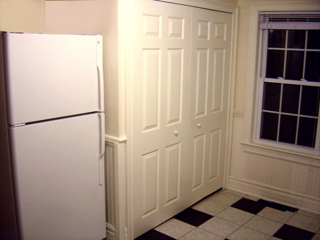 Laundry - 220 Oak St