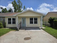Building Photo - 2716 Oak Hammock Dr