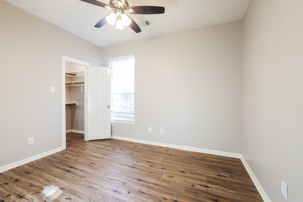 Building Photo - 20868 Bentwood Oaks Dr