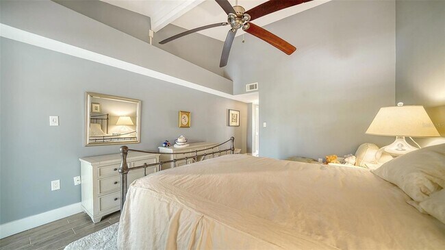 Building Photo - 1601 Pelican Point Dr