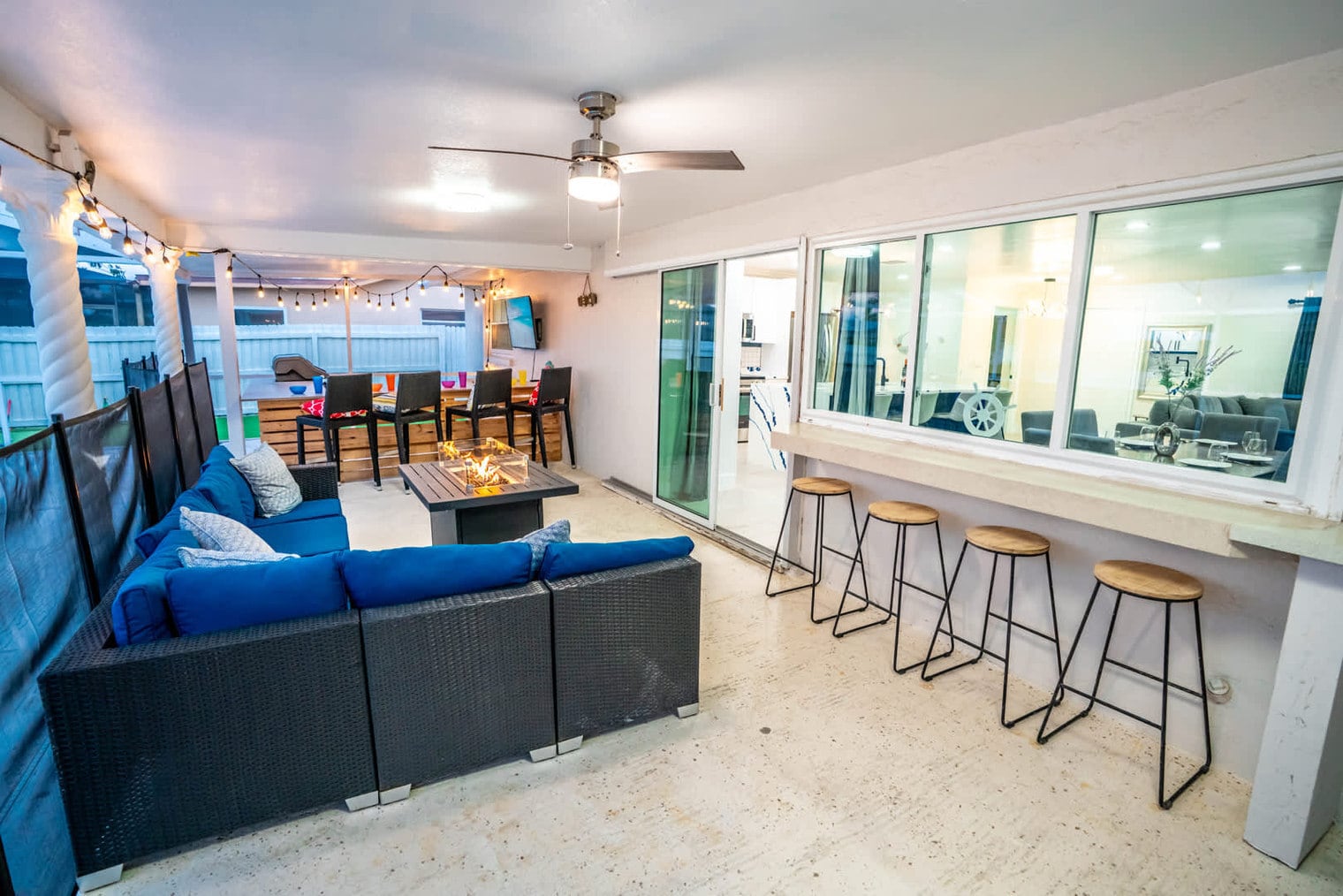 Building Photo - 6518 Solitaire Palm Way