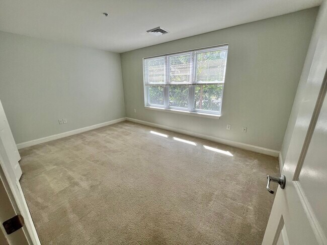 Building Photo - 320 Rindge Ave
