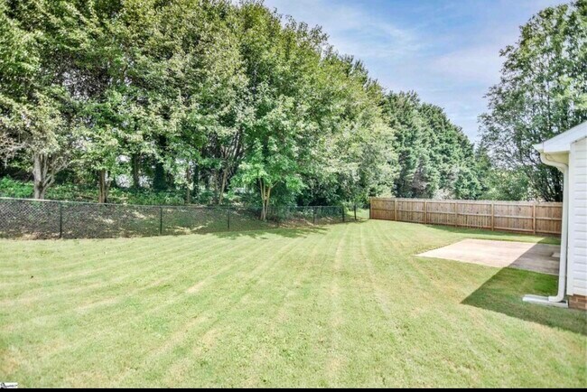 Building Photo - 27 Sweetland Ct