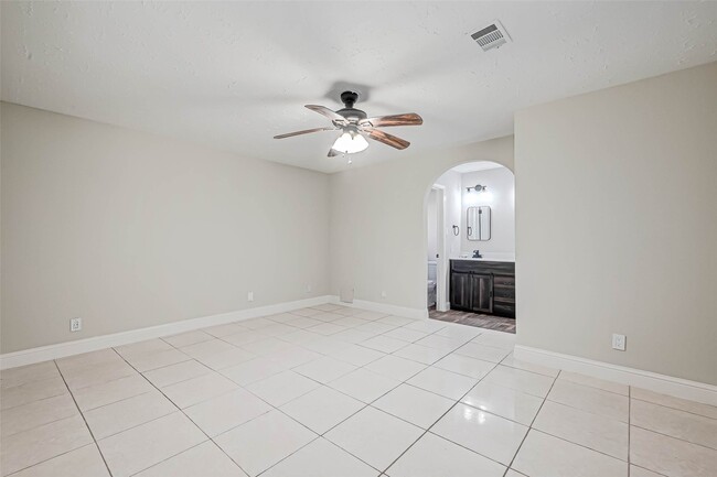 Building Photo - 24026 Tayloe House Ln