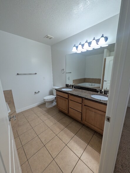 Building Photo - 1320 Lake Springs Ln