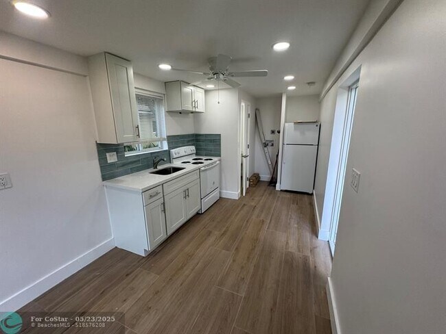 Building Photo - 1110 W Las Olas Blvd