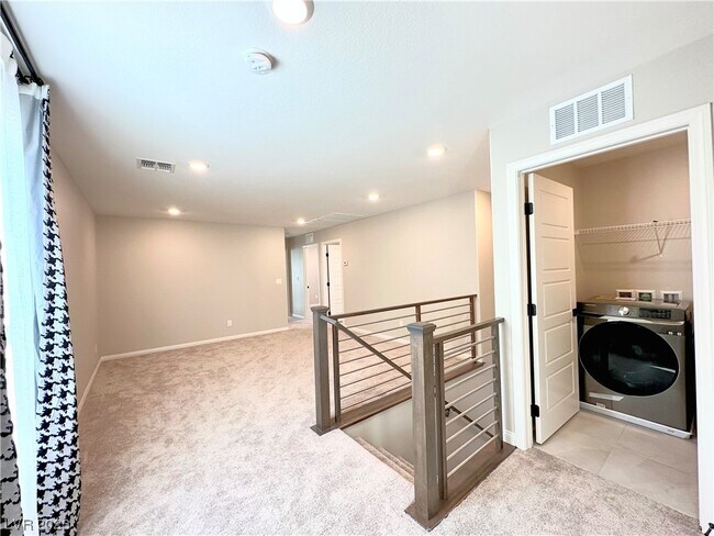 Building Photo - 5722 Prima St
