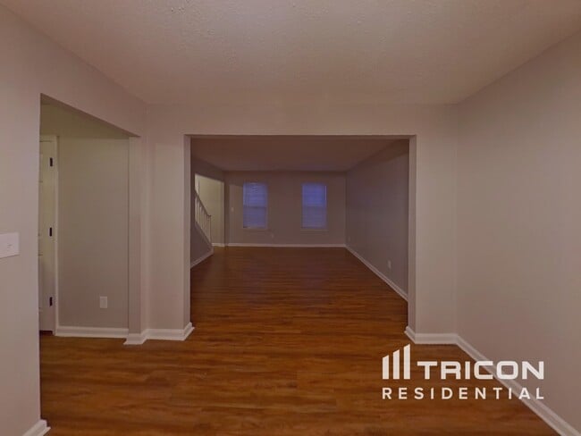 Building Photo - 9605 Kenneth Glenn Dr
