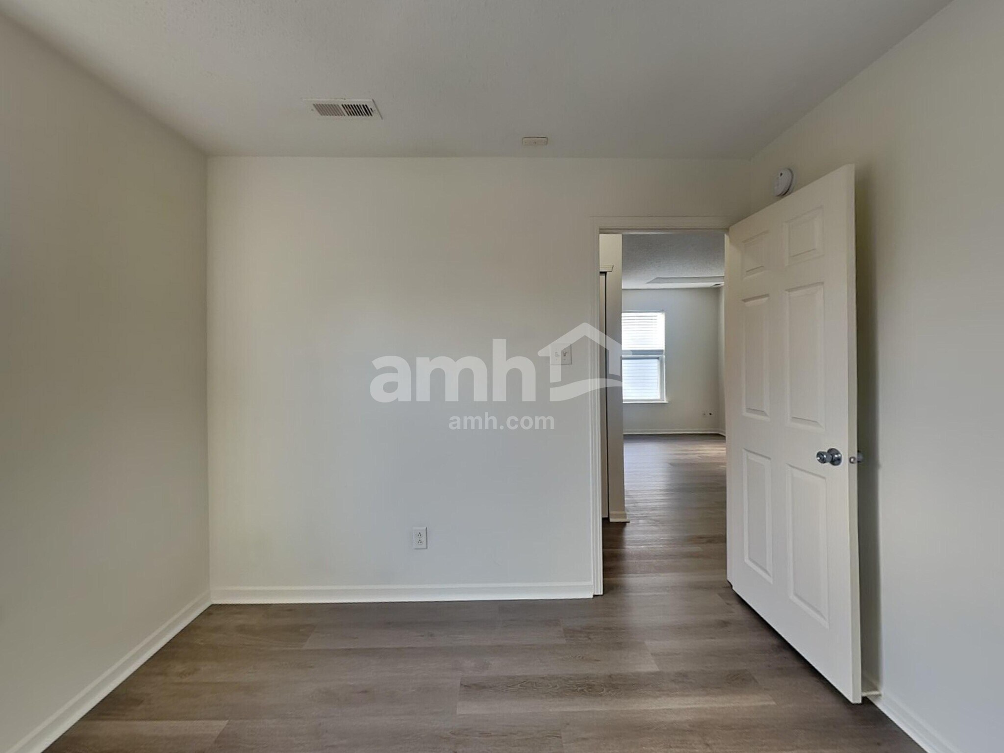 Building Photo - 8404 S Shady Trail Dr