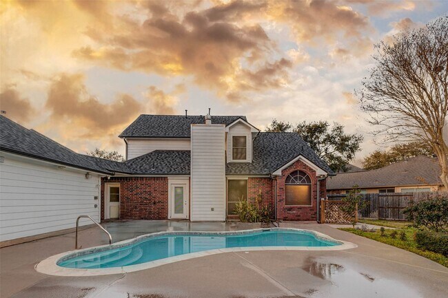 Building Photo - 1723 Park Ridge Dr