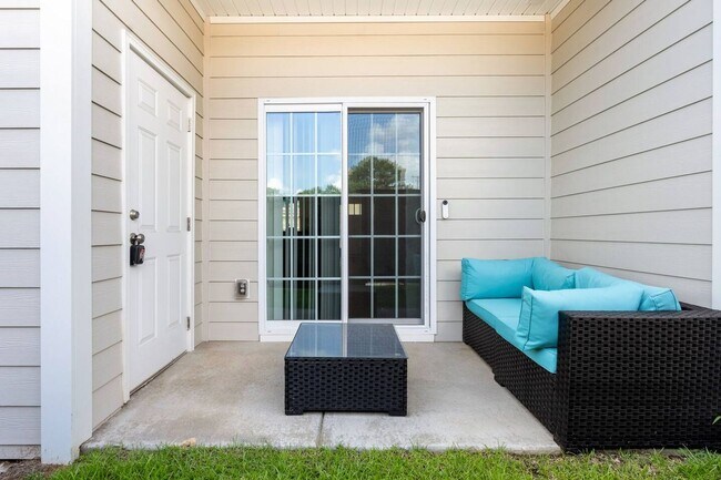 Building Photo - 4357 Azalea Dr