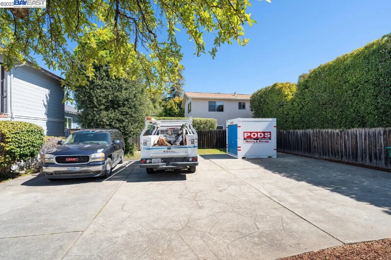 Building Photo - 1609 Santa Clara Ave