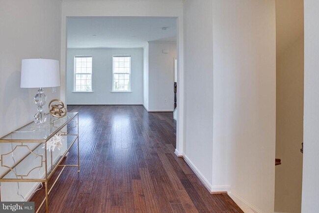 Building Photo - 25636 Pleasant Valley Rd