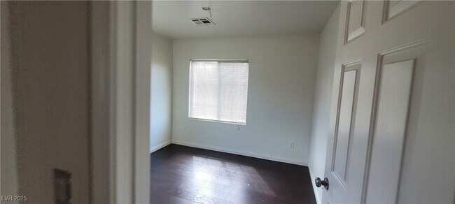 Building Photo - 8198 Rock Meadows Dr