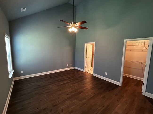 Building Photo - 1935 Preservation Cir