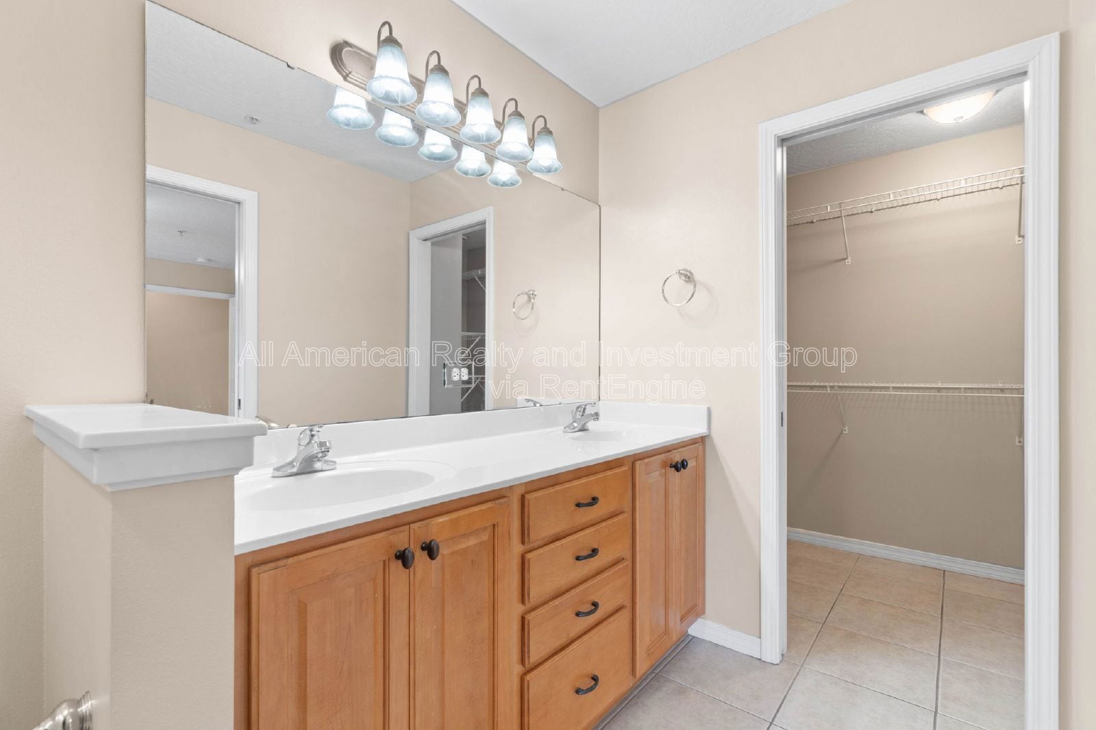 Building Photo - 12 Roserita Pl