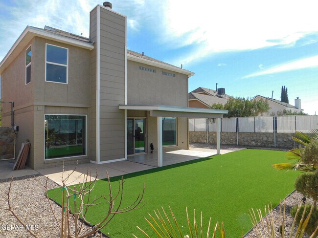 Building Photo - 617 Colchester Dr