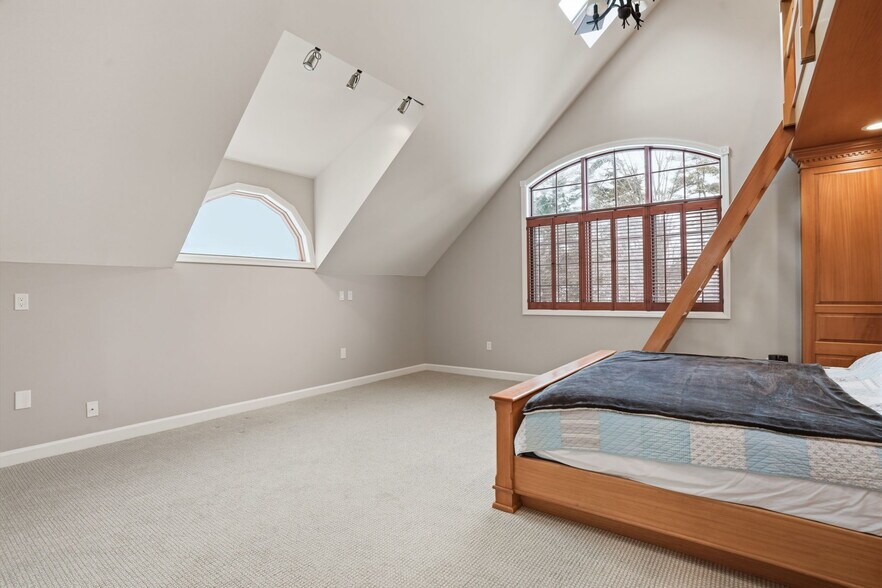 Building Photo - 244 Mathers Rd