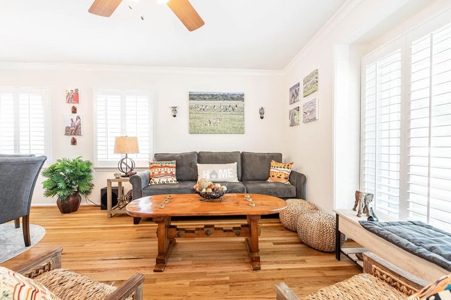 Building Photo - 2120 N Valley St