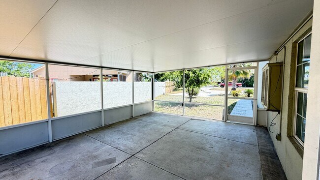 Building Photo - The Glads