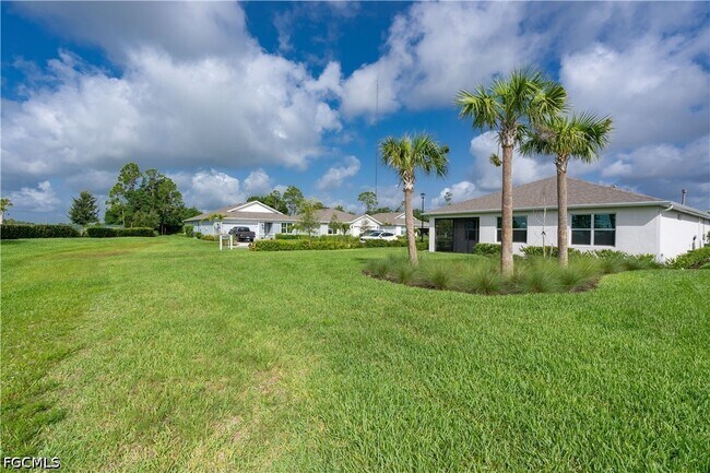 Building Photo - 42380 Cascade Dr