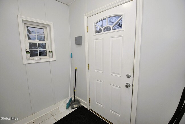 Building Photo - 83 Osborne Rd