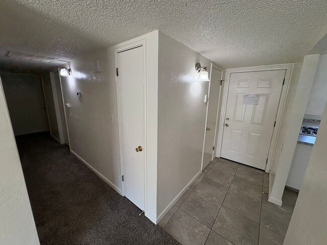 Building Photo - Spacious Home Available Now!