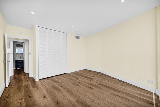 Building Photo - 2451 Brickell Ave