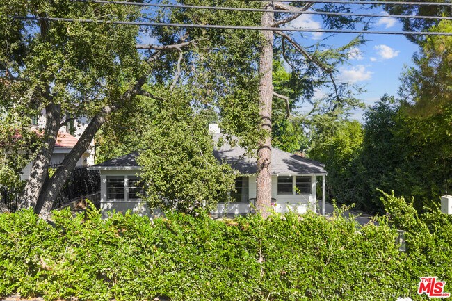 Building Photo - 4824 La Canada Blvd