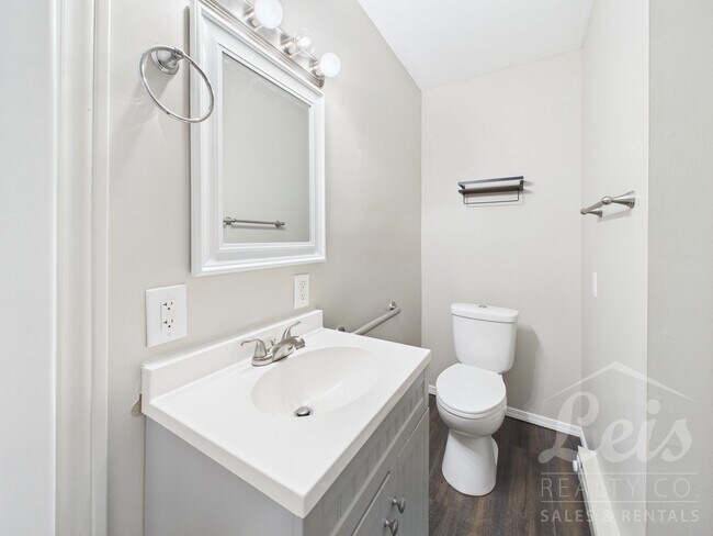 Building Photo - 1473 Skylark Dr