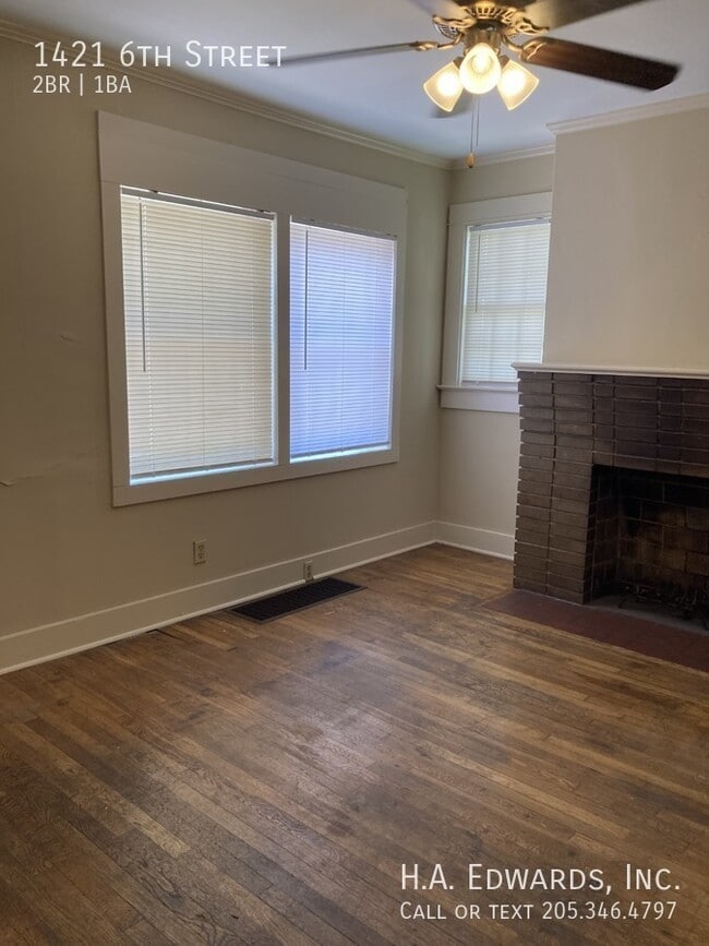 Building Photo - 1421 6th St