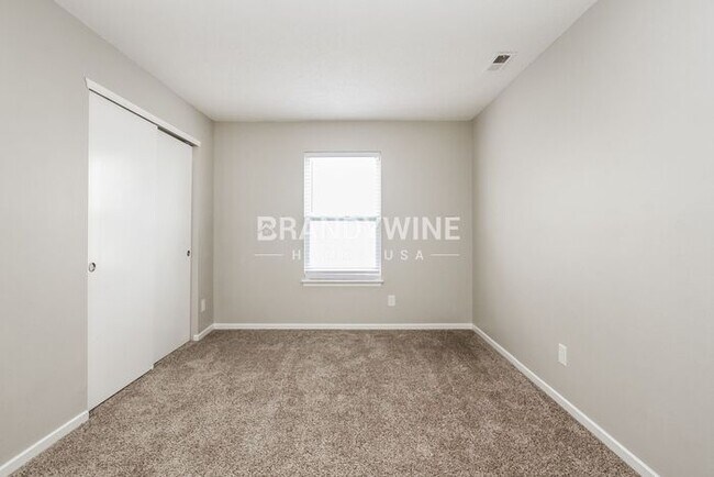 Building Photo - Fully Fenced 4 bedroom in Perry Township