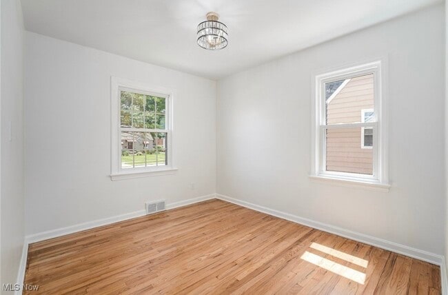 Building Photo - 1514 Parker Dr