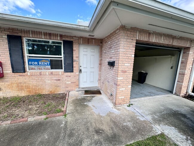 Building Photo - 2241 Granada Dr