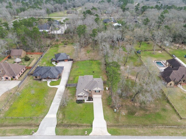 Building Photo - 28510 Lazy Rock Dr