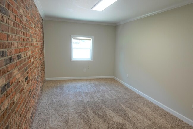 Building Photo - 115 Konnarock Cir