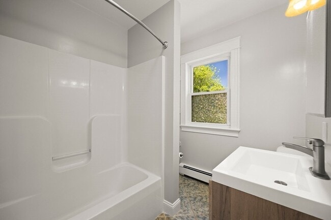 Building Photo - 34 Ricard St