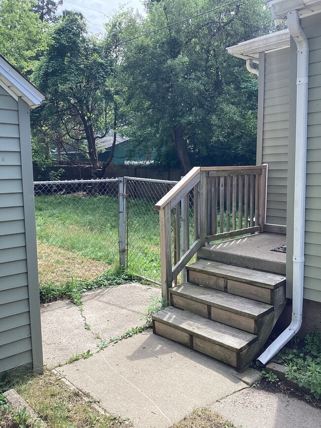 Building Photo - 1208 Howard St