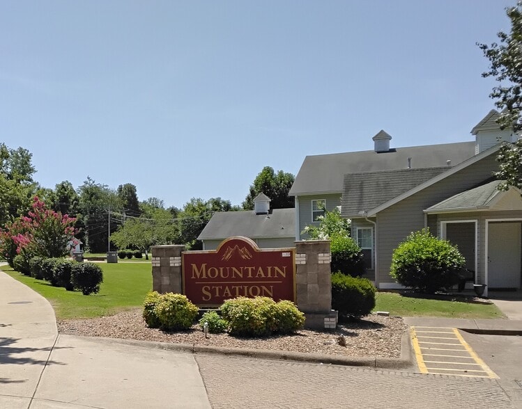 Building Photo - Mountain Station Apartments