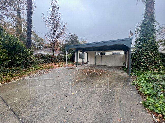 Building Photo - 2250 Juanita Ln