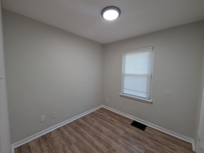 Building Photo - Space to Spare on Frost