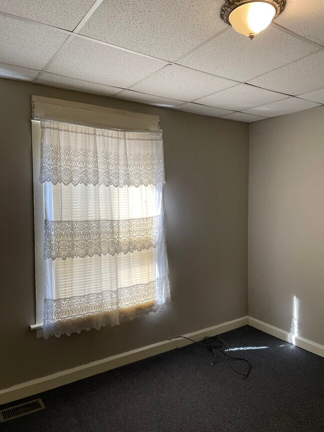 Building Photo - 1319 Jerome St