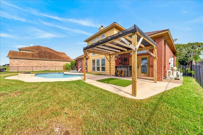 Building Photo - 7414 Lake Micala Dr