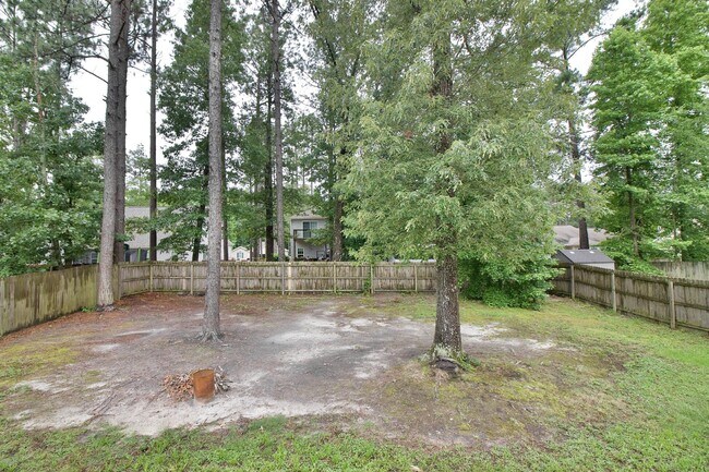 Building Photo - Great 3 bed + bonus house in Aberdeen