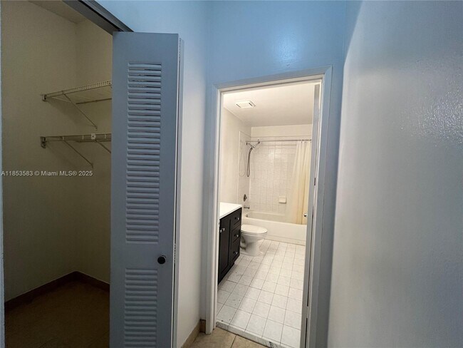 Building Photo - 7611 SW 153rd Ct