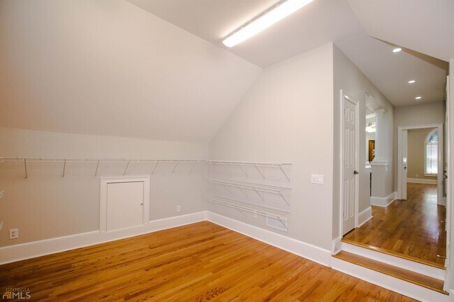 Building Photo - 1660 Briergate Dr