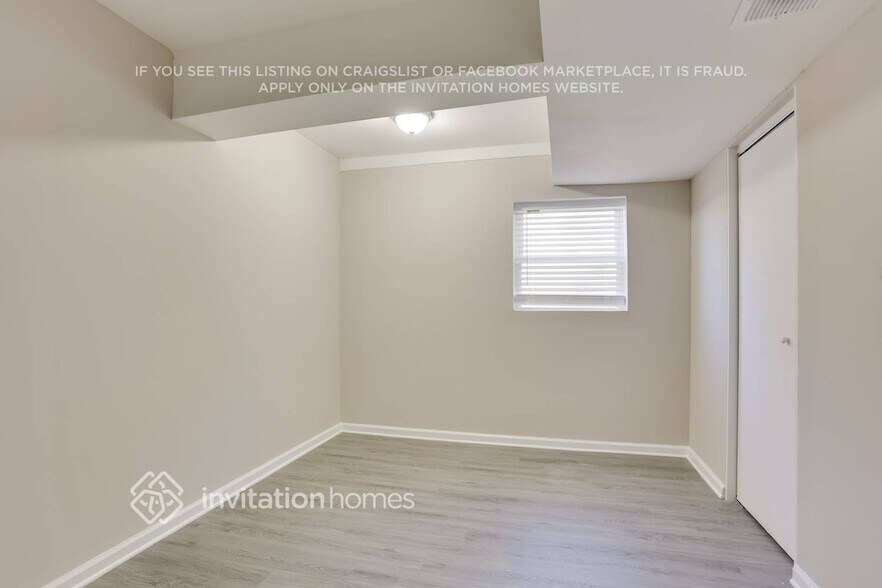 Building Photo - 2421 Kennedy Ln